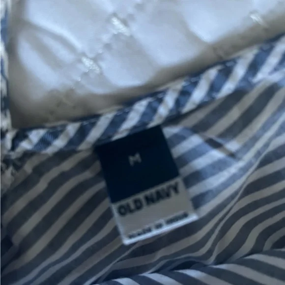 Fitted Striped Sleeveless V-Neck Tie-Shoulder Smocked Blouse size medium - Picture 4 of 5